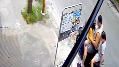 Zázračné přežití v Argentině: Řidič vozidla smetl otce s dětmi na motocyklu