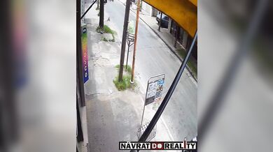 Zázračné přežití v Argentině: Řidič vozidla smetl otce s dětmi na motocyklu