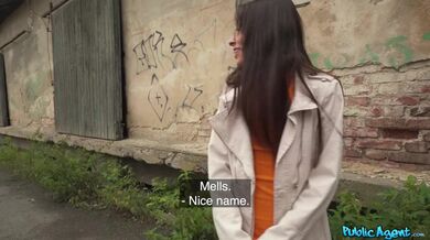 Public Agent - Drobná Latina s drobným tělem hraje mou hru