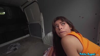 Public Agent - Drobná Latina s drobným tělem hraje mou hru