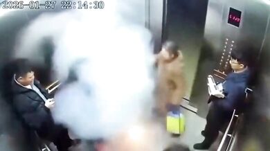 Baterie elektrické koloběžky explodovala ve výtahu