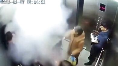 Baterie elektrické koloběžky explodovala ve výtahu