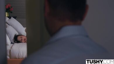 TUSHY - Ohromující Sofi si dá análek s manželem své sestry