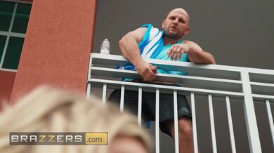 Kayley Gunner a Kona Jade se nejdřív vylízaly a pak si nechaly od JMaca zrychtovat anál