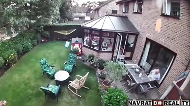 Ohnivé odpoledne na zahradě