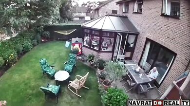 Ohnivé odpoledne na zahradě