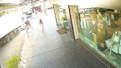 Tragická srážka nákladního vozu s jízdním kolem v brazilském Porangatu