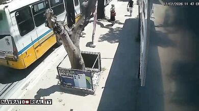 Řidič autobusu v Porto Alegre přejel nohu seniorce a z místa nehody ujel