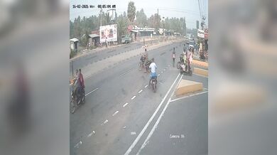 Nepozornost při předjíždění autobusu vedla k vážné nehodě motocyklisty