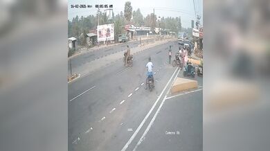 Nepozornost při předjíždění autobusu vedla k vážné nehodě motocyklisty