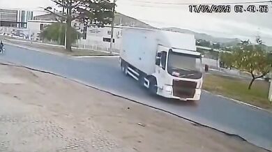 Vážná srážka motocyklu a cyklisty v průmyslové zóně Jequié