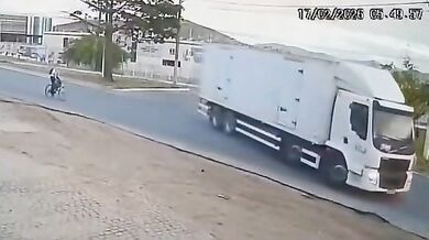 Vážná srážka motocyklu a cyklisty v průmyslové zóně Jequié