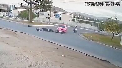 Vážná srážka motocyklu a cyklisty v průmyslové zóně Jequié