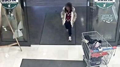 Pokus o únos dítěte v Bergamu skončil vážným zraněním a zatčením útočníka