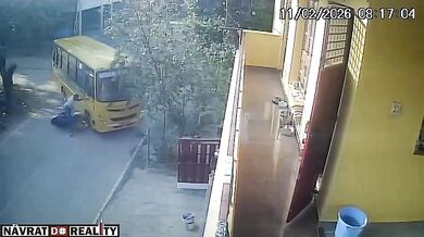 Školní autobus usmrtil dvě malé děti