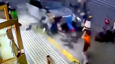 Neovladatelný automobil usmrtil tři lidi