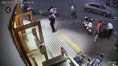 Neovladatelný automobil usmrtil tři lidi