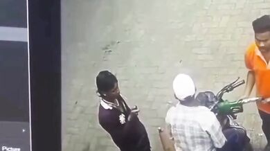 V Raipuru způsobil mladík požár na čerpací stanici zapálením zapalovače u nádrže motocyklu