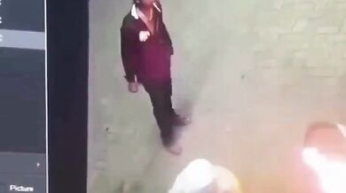 V Raipuru způsobil mladík požár na čerpací stanici zapálením zapalovače u nádrže motocyklu