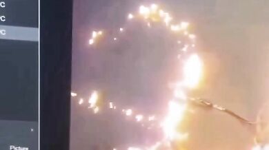 V Raipuru způsobil mladík požár na čerpací stanici zapálením zapalovače u nádrže motocyklu