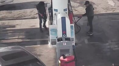 Členové kartelu v Mexiku obsadili čerpací stanici a zapálí ji!