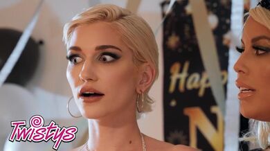 Skye Blue dostala od Bridgette B ten nejlepší dárek k Novému roku v podobě divokého sexu