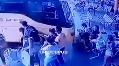 Náraz autobusu do čakajících cestujících