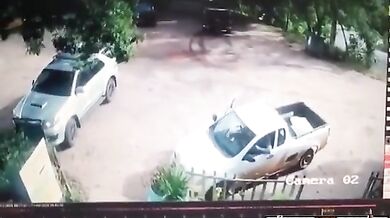 Ztráta kontroly nad pickupem skončila smrtí řidiče jiného pickupu