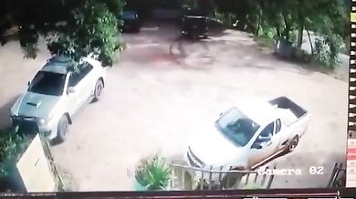 Ztráta kontroly nad pickupem skončila smrtí řidiče jiného pickupu