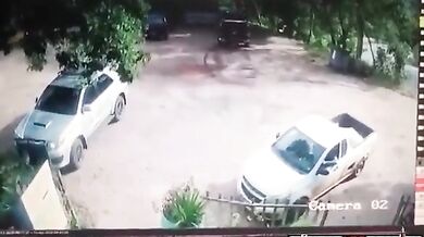 Ztráta kontroly nad pickupem skončila smrtí řidiče jiného pickupu