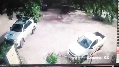 Ztráta kontroly nad pickupem skončila smrtí řidiče jiného pickupu