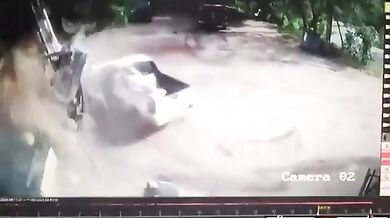 Ztráta kontroly nad pickupem skončila smrtí řidiče jiného pickupu