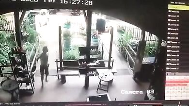 Ztráta kontroly nad pickupem skončila smrtí řidiče jiného pickupu