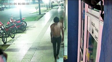 Napadení muže s dítětem v Avellanedě: Útočník s duševní poruchou skončil v péči lékařů