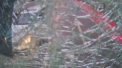 Autobus s žáky srazil sedmnáctiletého mladíka na koloběžce