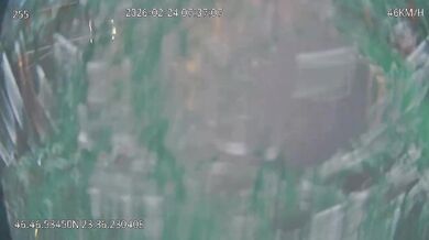 Autobus s žáky srazil sedmnáctiletého mladíka na koloběžce