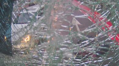 Autobus s žáky srazil sedmnáctiletého mladíka na koloběžce