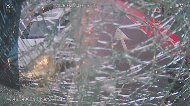 Autobus s žáky srazil sedmnáctiletého mladíka na koloběžce