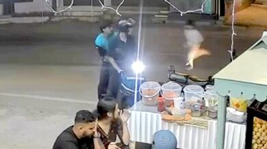 Sražení chlapce přebíhajícího silnici