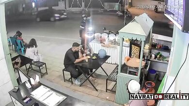 Sražení chlapce přebíhajícího silnici