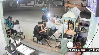 Sražení chlapce přebíhajícího silnici