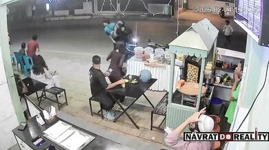 Sražení chlapce přebíhajícího silnici