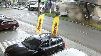 Hromadná nehoda v brazilském Chapecó: Nákladní vůz zdemoloval sedm vozidel