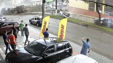 Hromadná nehoda v brazilském Chapecó: Nákladní vůz zdemoloval sedm vozidel