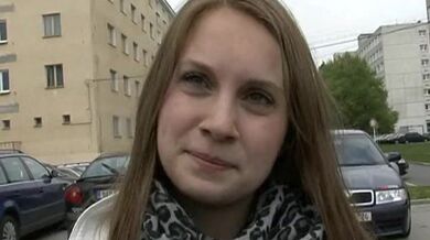 Stříkající amatérka z ulice