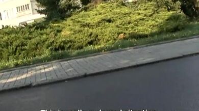 Stříkající amatérka z ulice