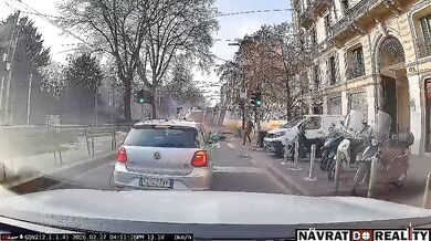 Tragická nehoda tramvaje v Miláně: Dva mrtví a přes čtyřicet zraněných po nárazu do budovy