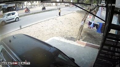 Rychle jedoucí auto srazilo jedenáctiletou dívku, její stav je kritický