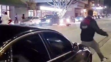 Podezřelá s Teslou srazila čtyři lidi