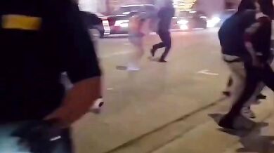 Podezřelá s Teslou srazila čtyři lidi